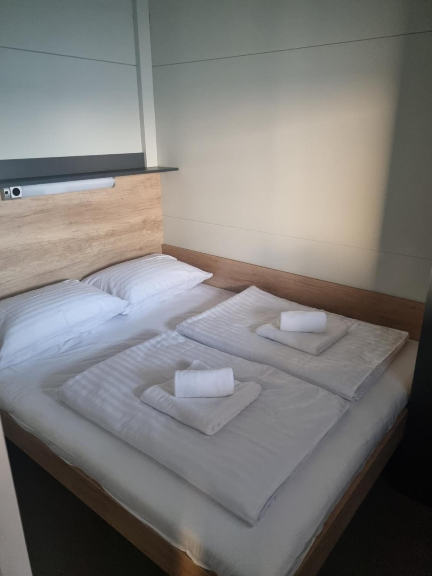 Hipo Camp Mobil Home Arta Pakoštane Eksteriør bilde